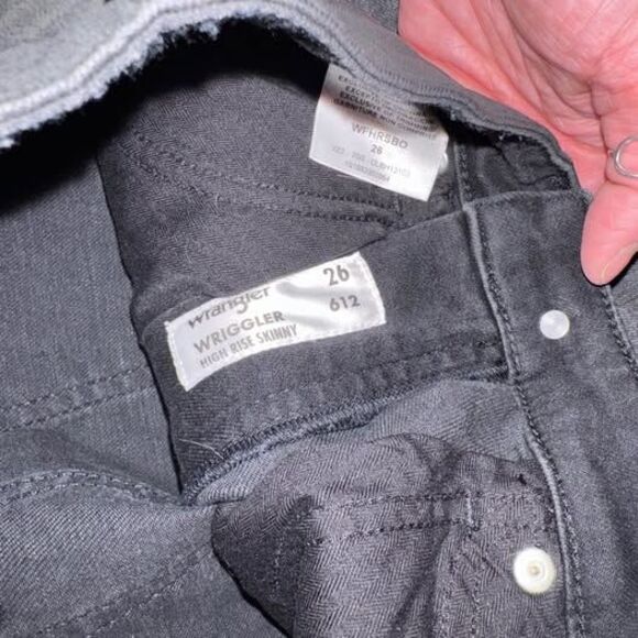 4 Women’s Jeans- Size 26L - Picture 6 of 7